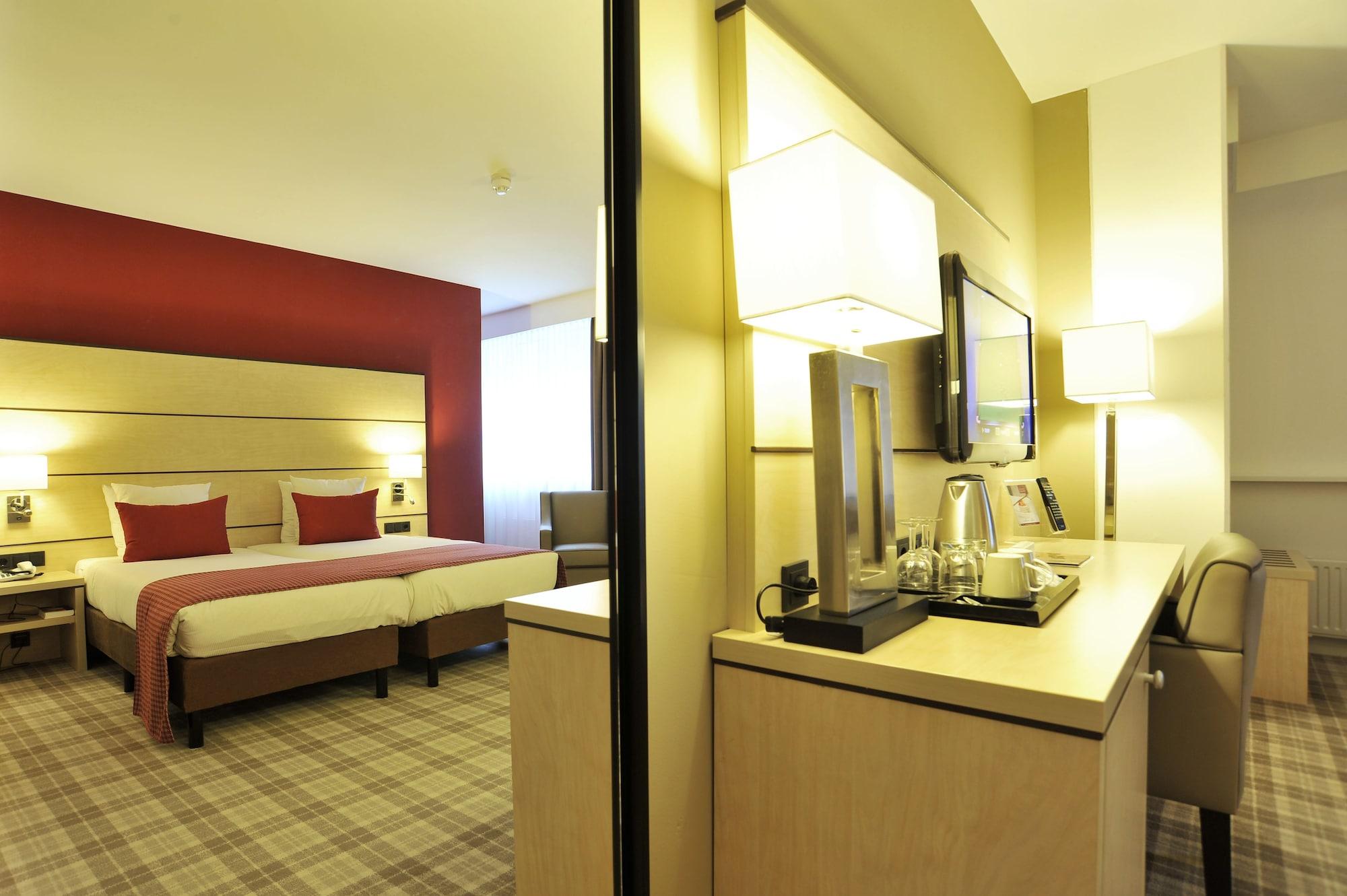 Golden Tulip Centre 4*